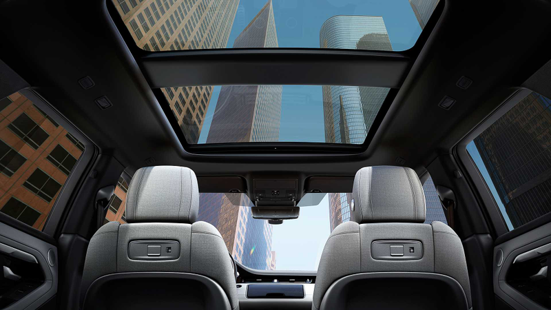 Illustration for article titled The 2020 Range Rover Evoque Lets You See Through the Hood